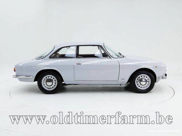 Alfa Romeo Giulia GT 1300 Junior 1971 83402