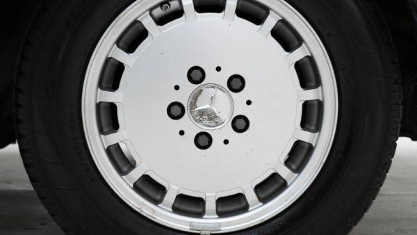 Mercedes-Benz 380 SL 1985 116351