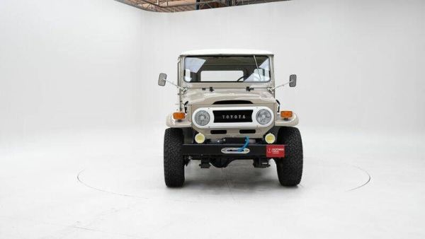 Toyota Land Cruiser FJ 40 1972 118346