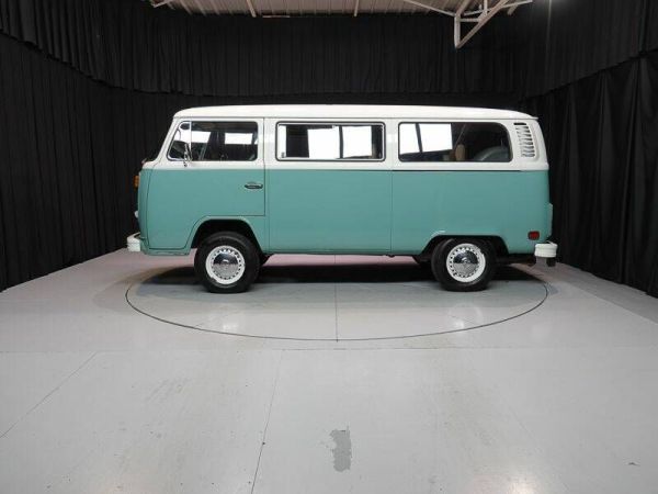 Volkswagen T2b minibus 1978 120857