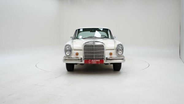 Mercedes-Benz 280 SE 1968 121387