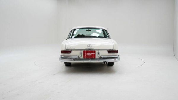 Mercedes-Benz 280 SE 1968 121389