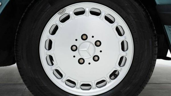 Mercedes-Benz 560 SL 1987 121432