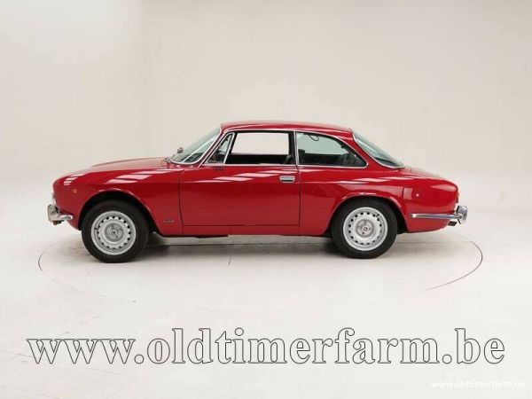 Alfa Romeo 2000 GT Veloce 1976 131108