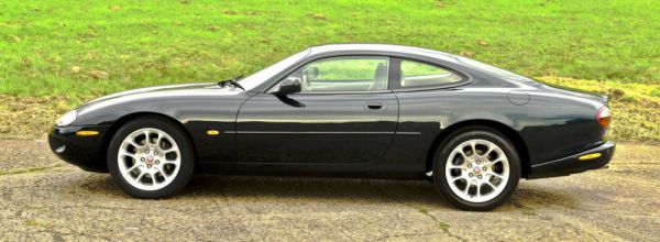 Jaguar XKR 2000 43054