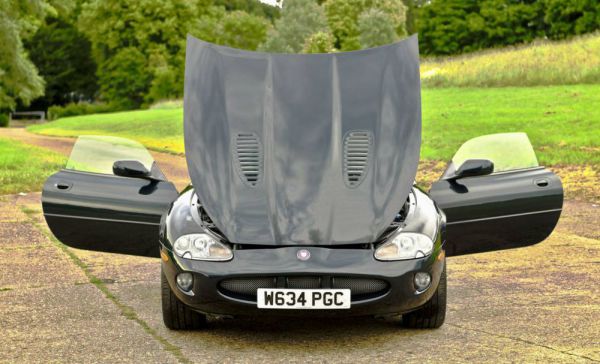 Jaguar XKR 2000 43060