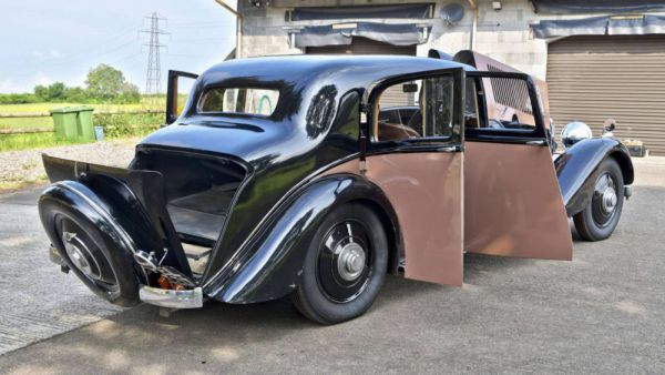 Bentley 4 1/4 Litre 1939 44146