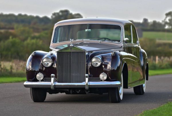 Rolls-Royce Phantom V 1900 45059