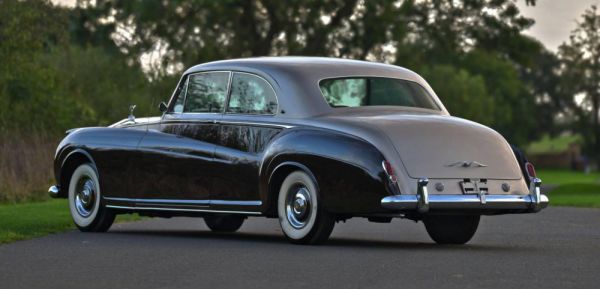 Rolls-Royce Phantom V 1900 45062