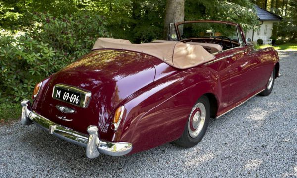 Rolls-Royce Silver Cloud I Mulliner 1900 45078