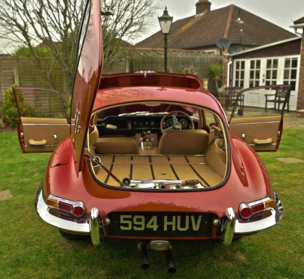 Jaguar E-Type 4.2 1968 126411