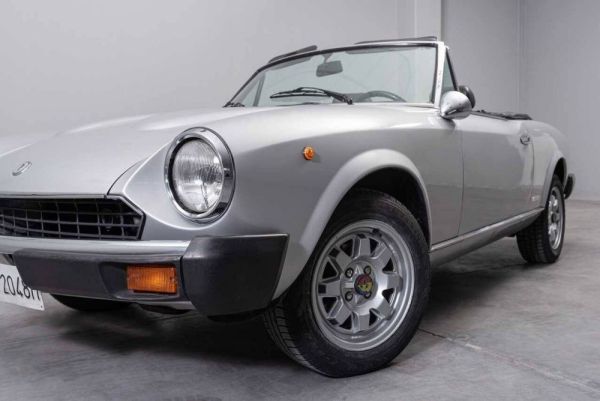 Fiat 124 Pininfarina Spidereuropa 1983 124680