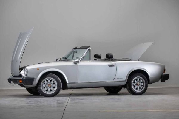 Fiat 124 Pininfarina Spidereuropa 1983 124682