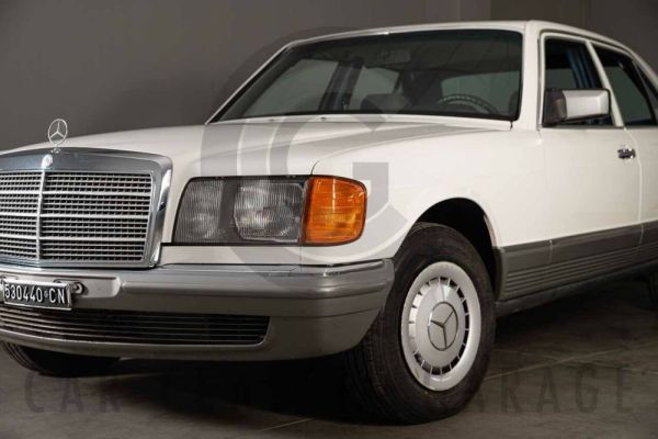 Mercedes-Benz 280 SE 1982 124685