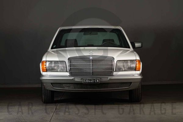 Mercedes-Benz 280 SE 1982 124688