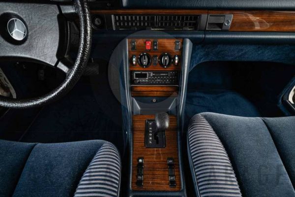 Mercedes-Benz 280 SE 1982 124695