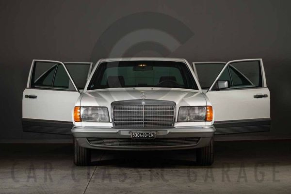 Mercedes-Benz 280 SE 1982 124697