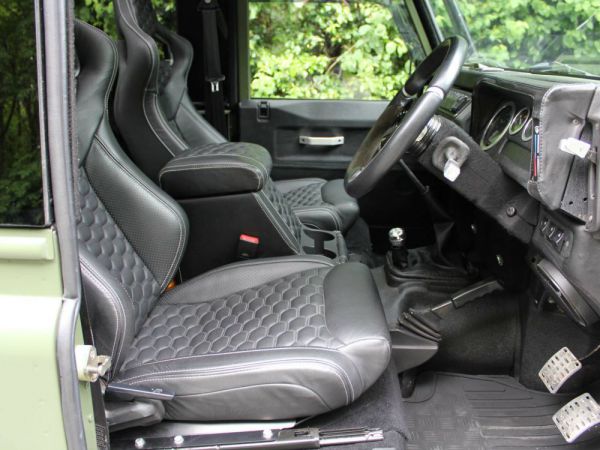 Land Rover Defender 90 Td5 1999 10526