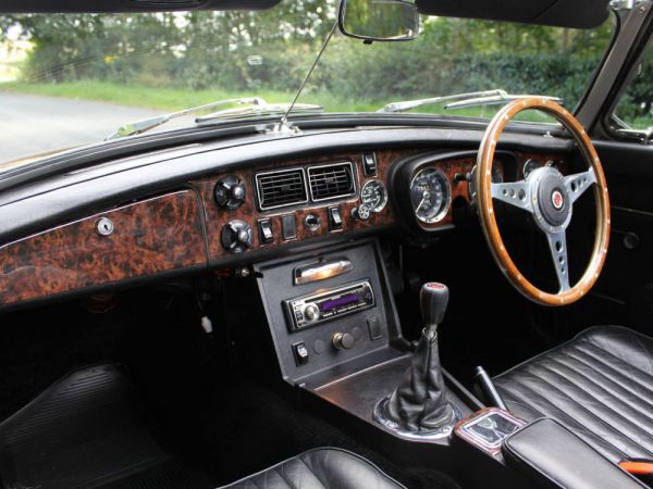 MG MGB 1974 10682