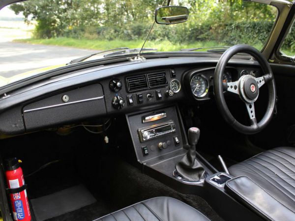 MG MGB 1984 10696