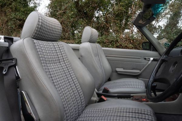 Mercedes-Benz 300 SL 1987 114607