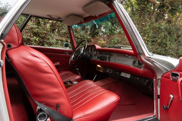 Mercedes-Benz 280 SL 1971 126309