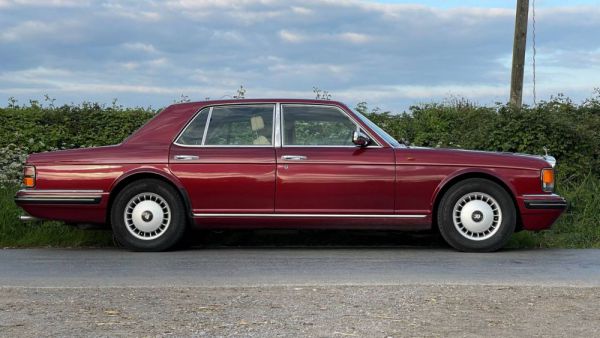 Rolls-Royce New Silver Spirit 1996