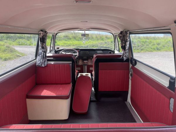 Volkswagen T2b Camper 1973 31568