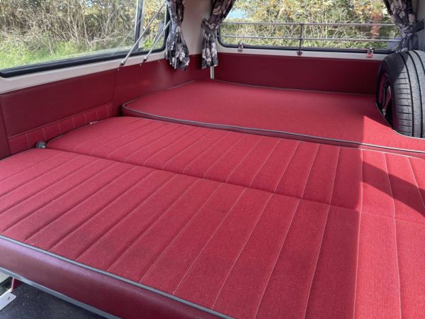 Volkswagen T2b Camper 1973 31571