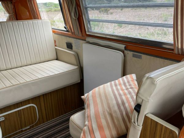 Volkswagen T2b Westfalia 1973 31579