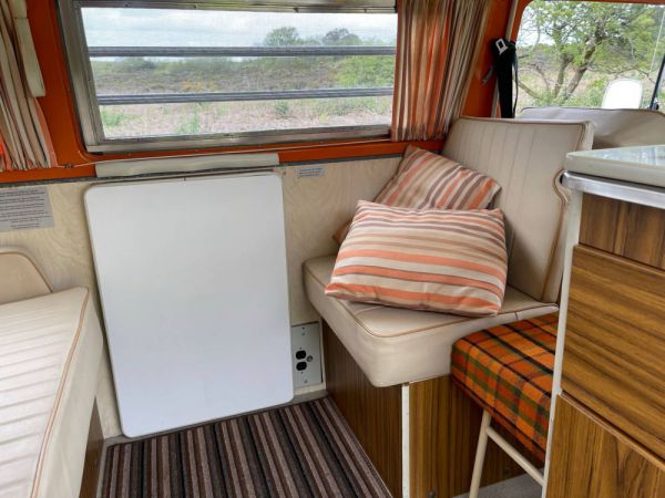 Volkswagen T2b Westfalia 1973 31580