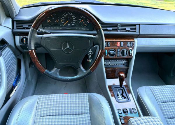 Mercedes-Benz E 500 1993