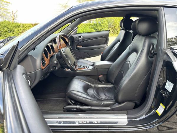 Jaguar XKR 2000