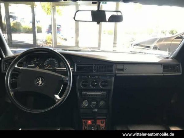 Mercedes-Benz 190 E 2.5-16 1990 67607