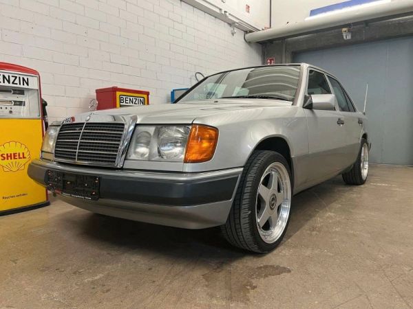 Mercedes-Benz E 200 1993