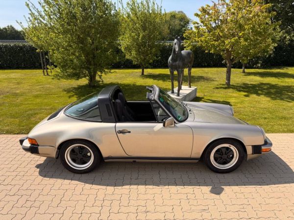 Porsche 911 Carrera 3.2 1985 117757