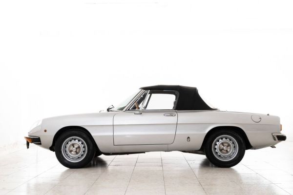 Alfa Romeo Spider Veloce 2000 1982 127272