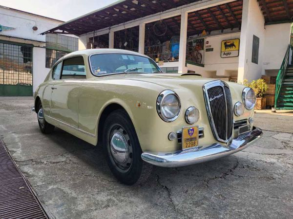 Lancia Aurelia B20 GT 2500 1954 9815