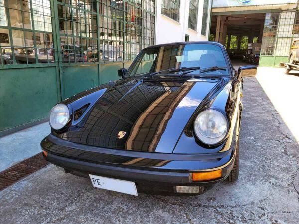 Porsche 911 Carrera 3.2 1987 10043