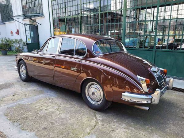 Daimler 2.5 Litre V8 1964 74146