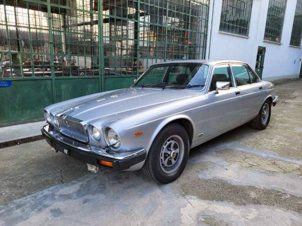 Jaguar XJ 6 4.2 1982 77629