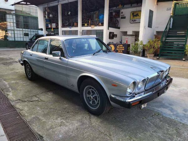 Jaguar XJ 6 4.2 1982 77634