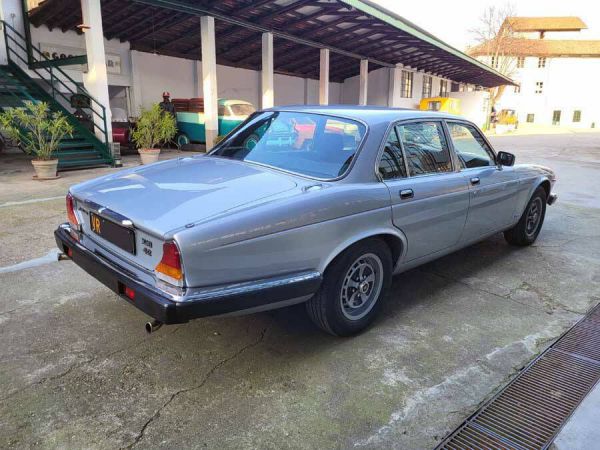 Jaguar XJ 6 4.2 1982 77635