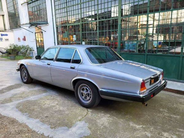 Jaguar XJ 6 4.2 1982 77639