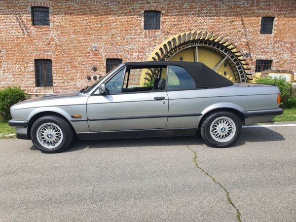 BMW 320i 1988 51046