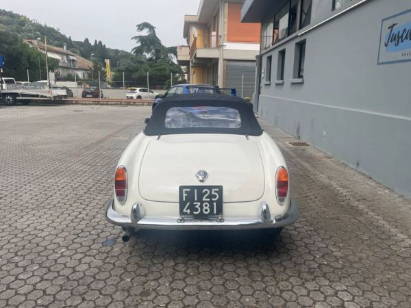 Alfa Romeo Giulia 1600 Spider 1964 55713