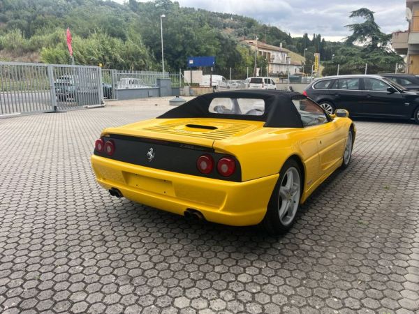 Ferrari F 355 Spider 1995 120070