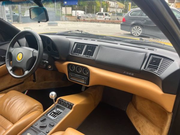 Ferrari F 355 Spider 1995 120075