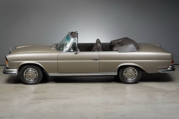 Mercedes-Benz 280 SE 1970 123613