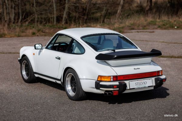 Porsche 911 Turbo 3.3 1980 117712